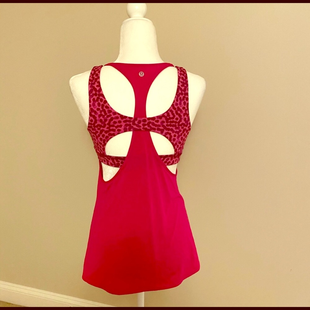 Lululemon 2 in one tank top and sports bra